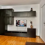 Spacious Zen, Smart Tv, Fully Equipped Kitchen, 70 Mp, Tichete De Vacanta, Late Check-out Available Apartment *